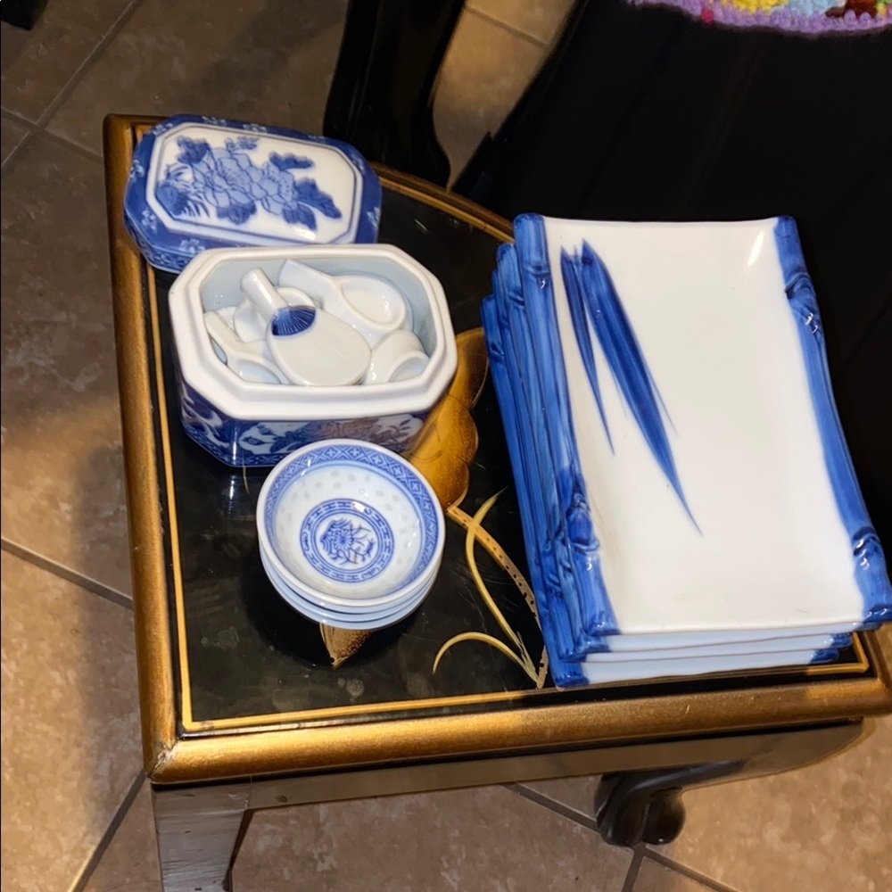 BX50 Vintage Oriental Blue and White Porcelain Dining Set